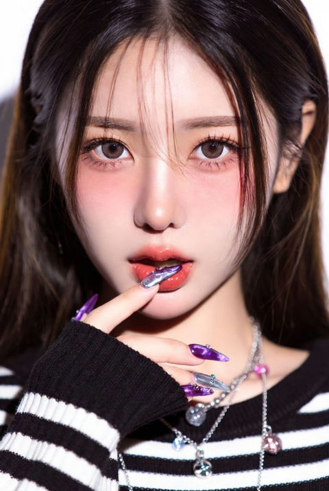 年轻女性的超近特写肖像
